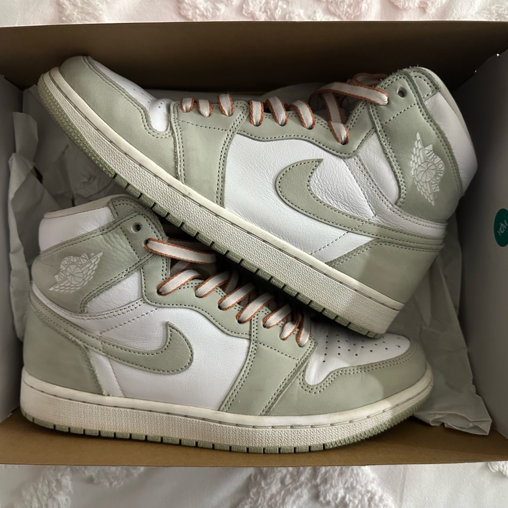 Jordan SEAFOAM 1s, good condition. Worn a few times